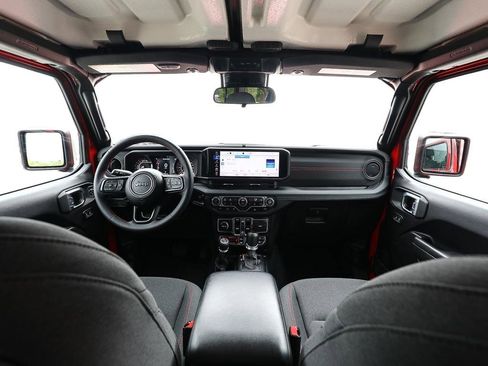 Used 2024 Jeep Wrangler Unlimited Rubicon w/ Convenience Group AWD/4WD image 24