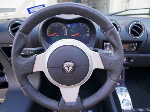 Used 2010 Tesla Roadster RWD image 5