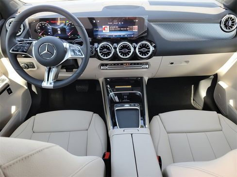 New 2025 Mercedes-Benz GLA 250 image 14