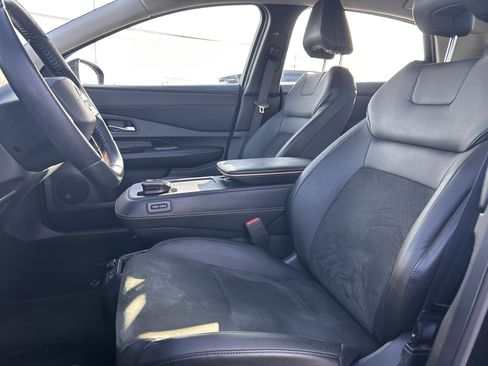 Used 2023 Nissan Ariya FWD image 22