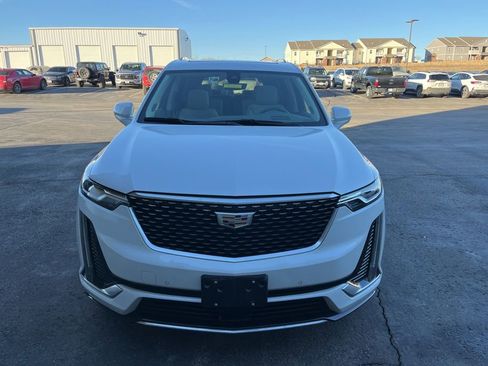 Used 2023 Cadillac XT6 Premium Luxury w/ Technology Package image 2