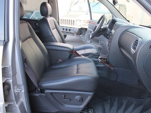 Used 2005 GMC Envoy XL SLT RWD image 26