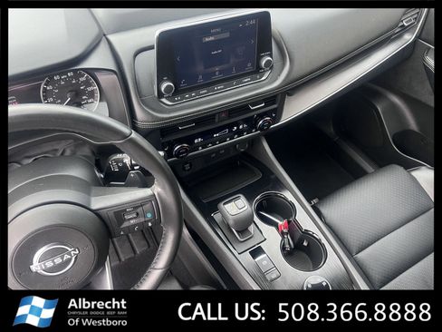 Used 2024 Nissan Rogue SV w/ SV Premium Package image 29