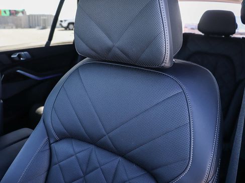 Used 2023 BMW X5 xDrive40i w/ Luxury Seating Package image 35