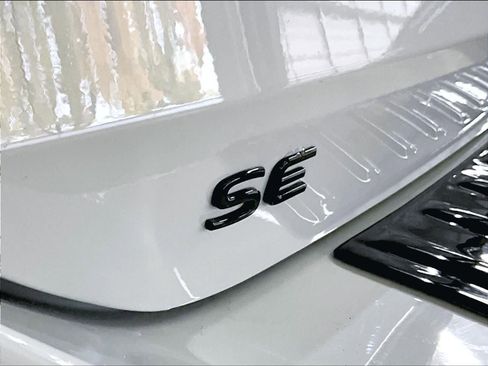 New 2026 Volkswagen Tiguan SE R-Line image 26