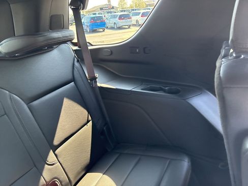 Used 2023 Chevrolet Tahoe High Country AWD/4WD image 32