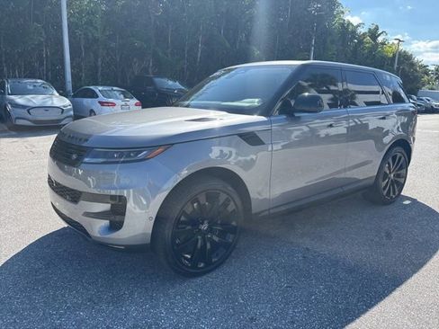 Used 2024 Land Rover Range Rover Sport SE image 5