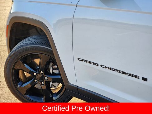 Used 2023 Jeep Grand Cherokee L Laredo AWD/4WD image 17