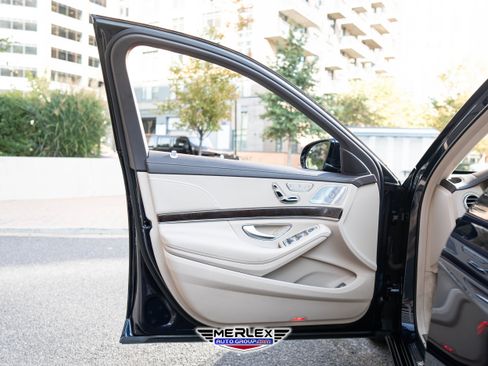 Used 2020 Mercedes-Benz S 560 4MATIC Sedan w/ Premium Package image 45