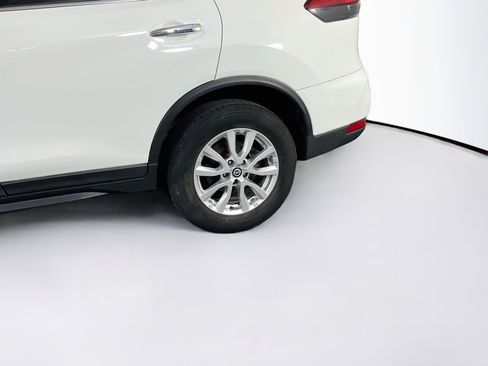 Used 2019 Nissan Rogue SV AWD/4WD image 29