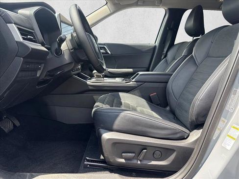 Used 2025 Mitsubishi Outlander SE FWD image 10