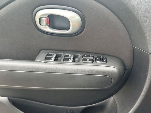 Used 2019 Kia Soul FWD image 32