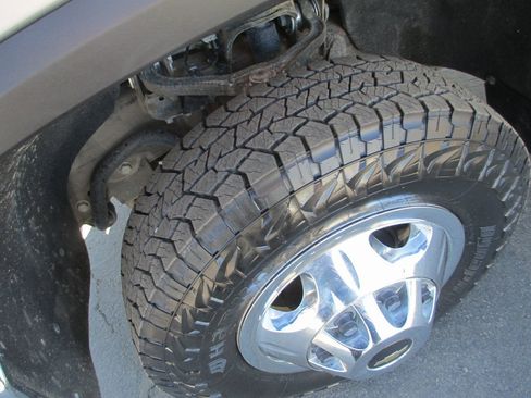 Used 2022 Chevrolet Silverado 3500 LT w/ Convenience Package image 13