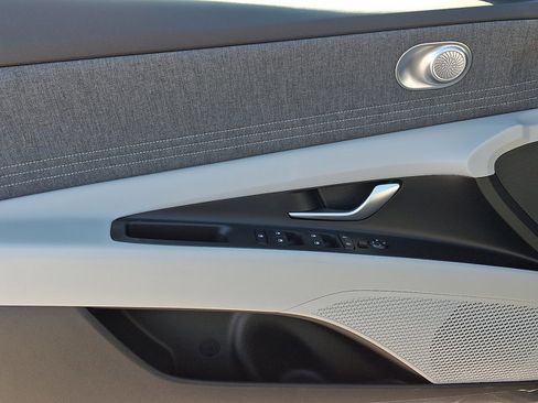 New 2026 Hyundai Elantra Limited image 10