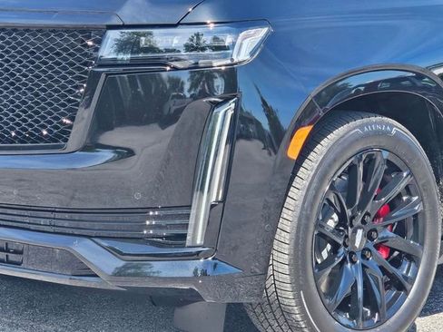 Used 2024 Cadillac Escalade Sport w/ LPO, ONYX Package AWD/4WD image 10