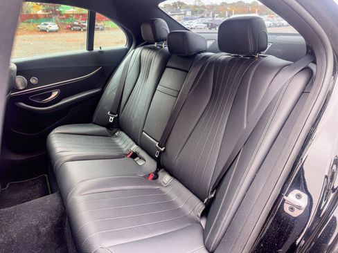 Used 2019 Mercedes-Benz E 300 4MATIC image 14