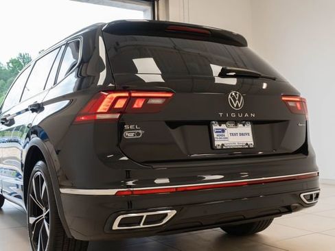 Used 2024 Volkswagen Tiguan SEL R-Line AWD/4WD image 10
