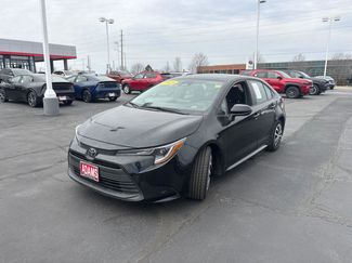 Used 2023 Toyota Corolla LE video 3
