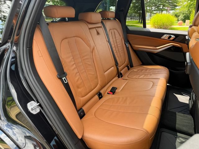 Used 2019 BMW X5 xDrive40i w/ M Sport Package AWD/4WD image 12