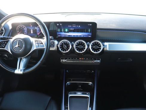 Used 2024 Mercedes-Benz GLB 250 image 15