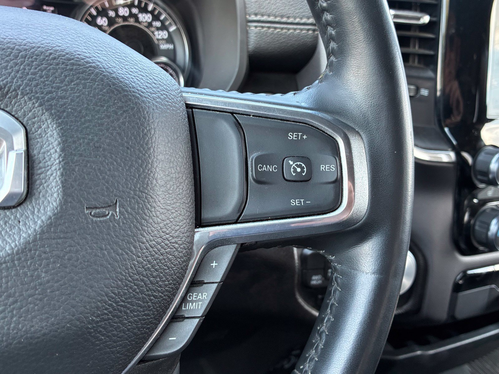 Used 2023 RAM 1500 Laramie w/ Off Road Group AWD/4WD image 20