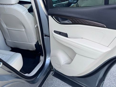 Used 2023 Buick Envision Avenir image 30