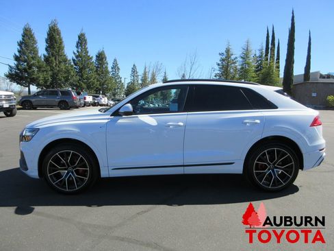 Used 2022 Audi Q8 Premium Plus image 8