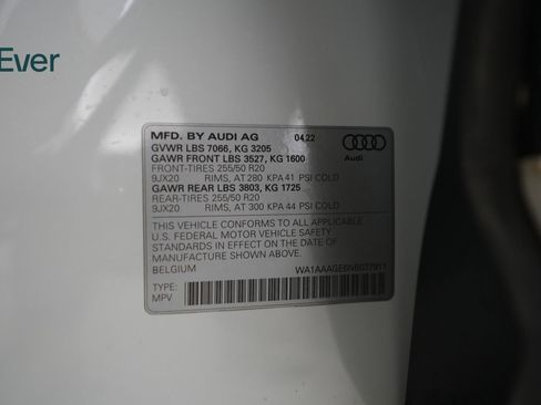 Used 2022 Audi e-tron Premium w/ Convenience Plus Package image 26