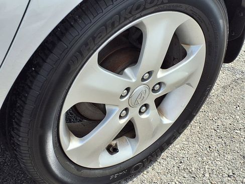 Used 2009 Hyundai Elantra SE image 9