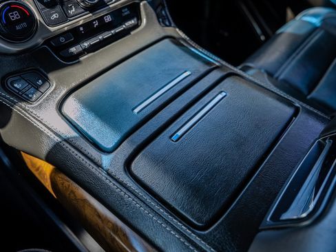 Used 2019 GMC Yukon Denali w/ Denali Ultimate Package image 20