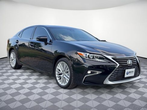 Used 2018 Lexus ES 350 w/ Ultra Luxury Package FWD image 7