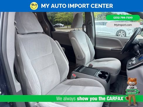 Used 2015 Toyota Sienna LE FWD image 24