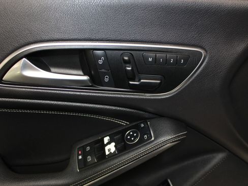Used 2014 Mercedes-Benz CLA 250 image 9
