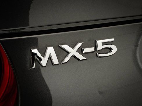 Used 2024 MAZDA MX-5 Miata RF Grand Touring RWD image 19