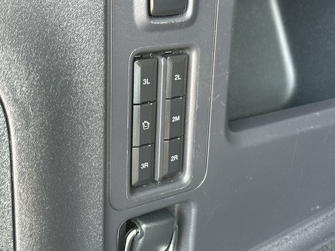 Used 2025 Ford Expedition Active AWD/4WD image 37