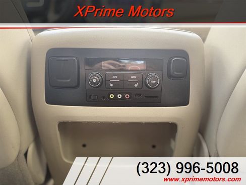 Used 2015 GMC Yukon Denali w/ Premium Package RWD image 31