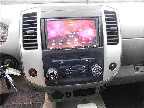 Used 2017 Nissan Frontier SV image 13