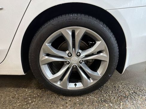 Used 2018 Buick LaCrosse Avenir w/ Driver Confidence Package #2 FWD image 10