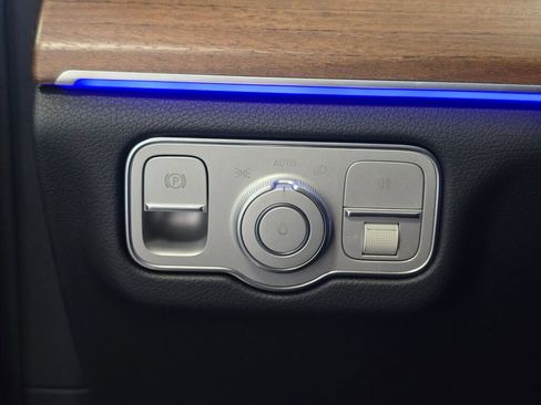 Used 2025 Mercedes-Benz GLE 350 4MATIC image 36