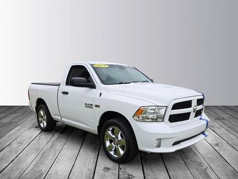 Used 2019 RAM 1500 Express RWD image 5