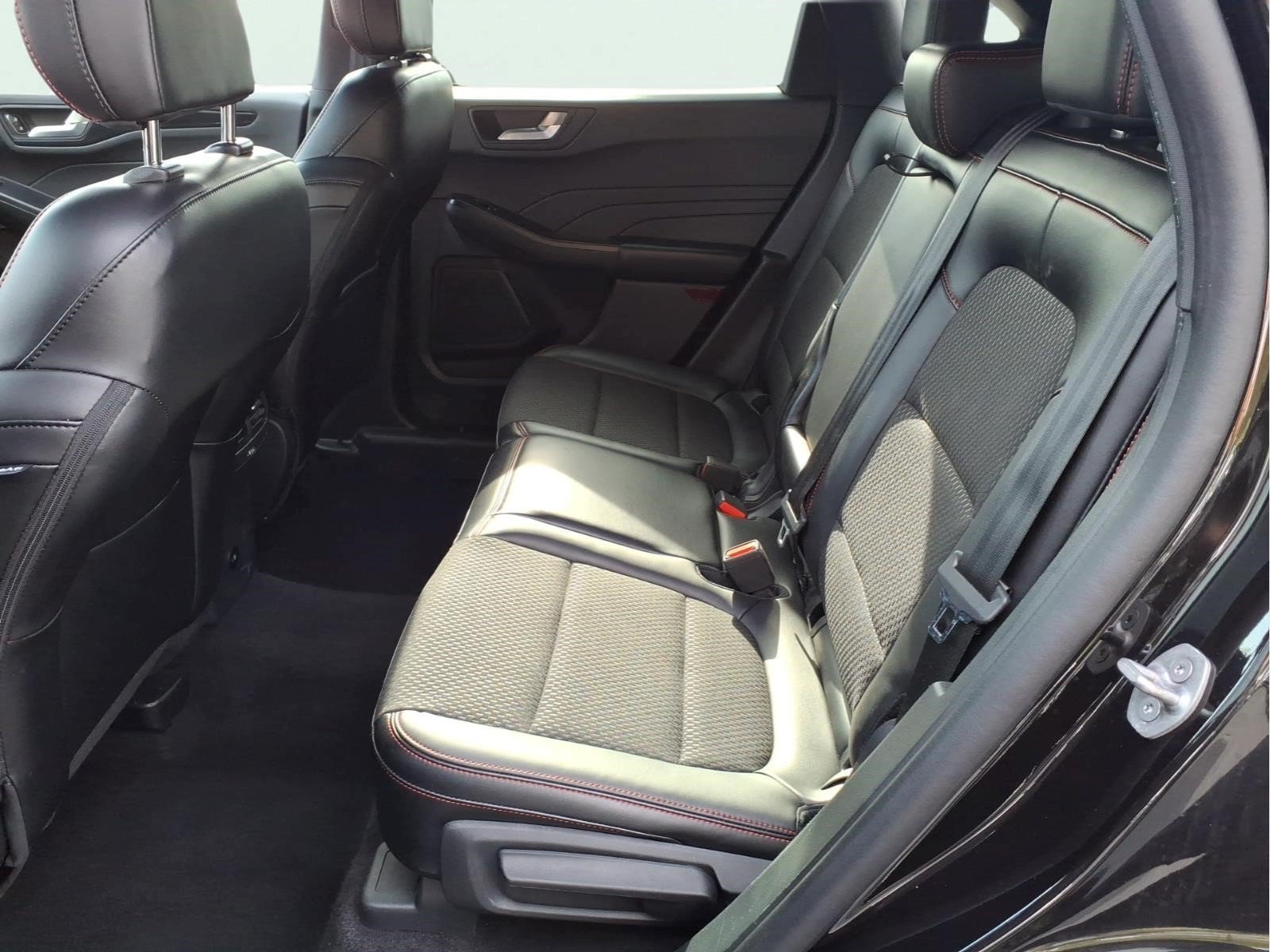 Used 2025 Ford Escape ST-Line AWD/4WD image 12
