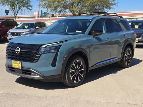 New 2026 Nissan Pathfinder Platinum image 7