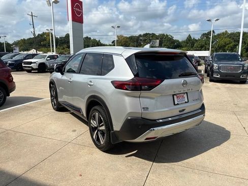 Used 2022 Nissan Rogue Platinum w/ Head-Up Display Package FWD image 5