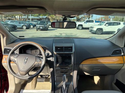 Used 2013 Lincoln MKX AWD image 14