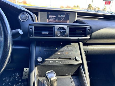 Used 2017 Lexus IS 200t image 28
