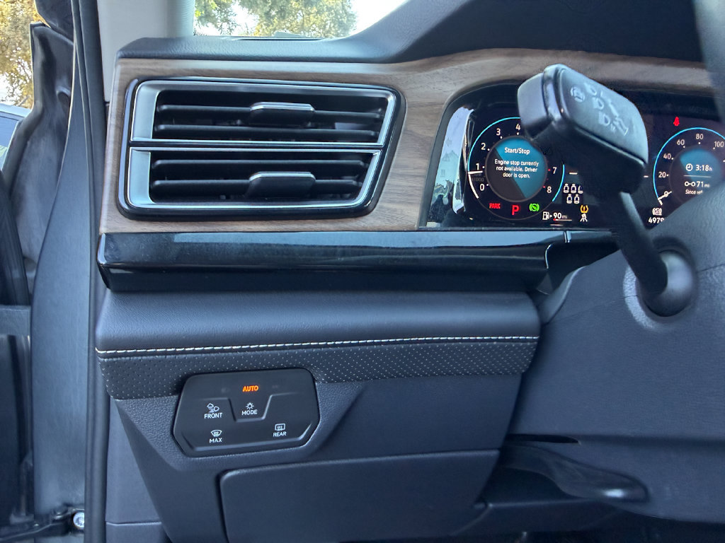 Used 2025 Volkswagen Atlas SE AWD/4WD image 21