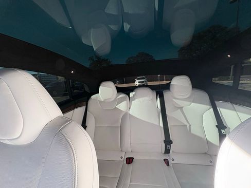 Used 2022 Tesla Model S image 13