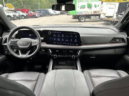 Used 2025 Chevrolet Tahoe Z71 AWD/4WD image 22