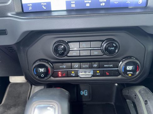 Used 2024 Ford Bronco Everglades image 15