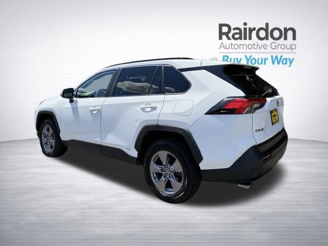Used 2022 Toyota RAV4 XLE w/ Convenience Package AWD/4WD image 5